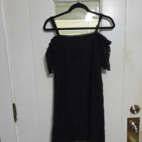 White House Black Market Dresses & Skirts - White House Black Market Womens Dress Black Lacy Lined‎ Zips Steaps Sz 6 EUC.